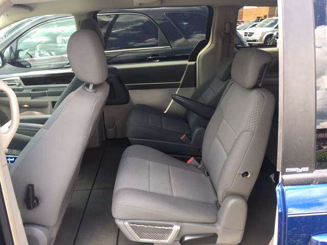 2010 Dodge Grand Caravan SXT 4dr Mini-Van